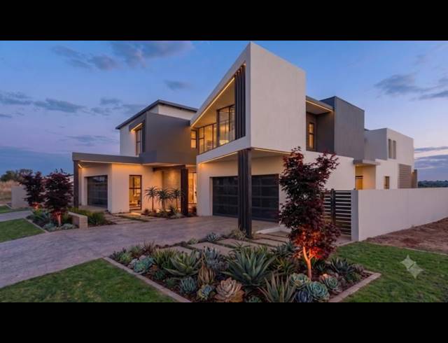 5 BEDROOM HOUSE FOR SALE IN MIDSTREAM ESTATE